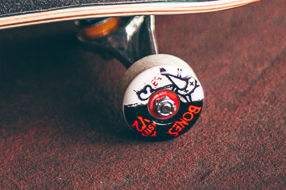 black and white skateboard wheels